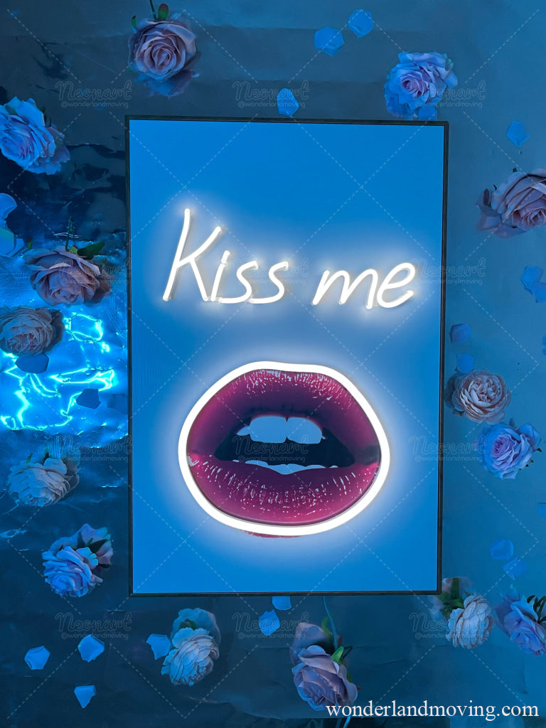 Kiss me 縁額付きネオンアート ネオン看板